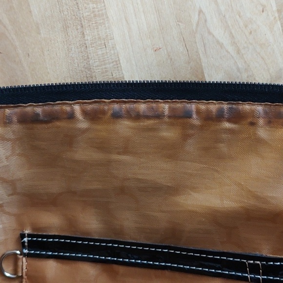 Kathy Van Zeeland Black Quilted Faux Patent Leather Oversize Tote SALE! - Picture 12 of 13